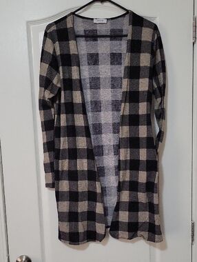 Elevated Plaid Open-Front Long Cardigan in Black and Cream